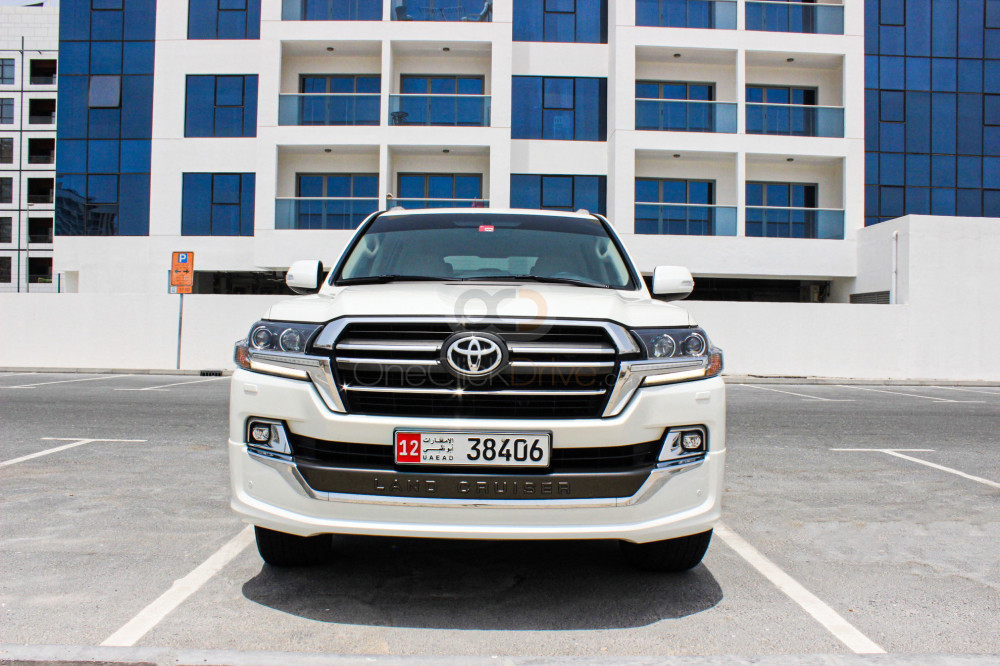 Toyota Land Cruiser Rental in Dubai
