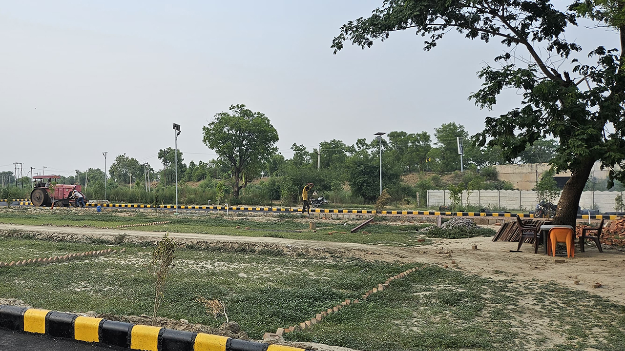 society plots in jewar