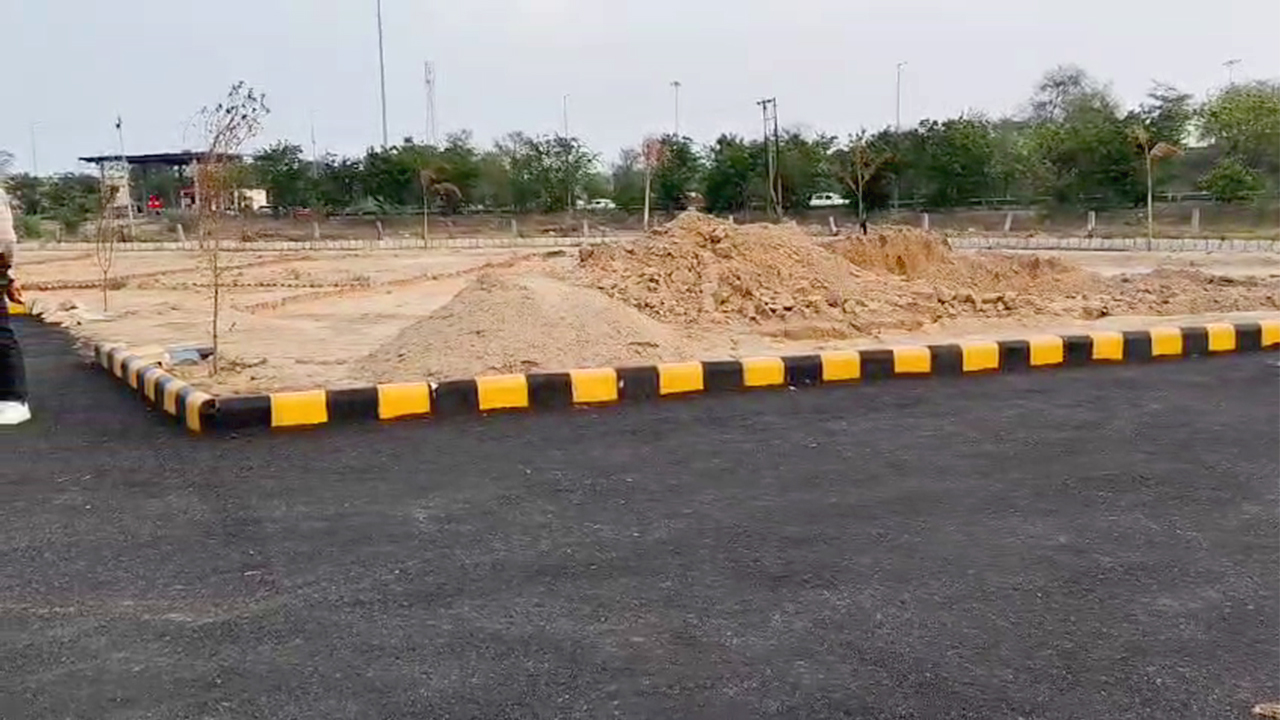 society plots in jewar