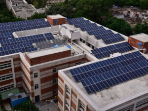Commercial solar installation in dubai